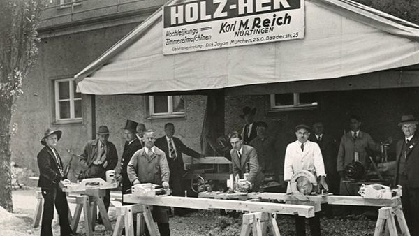 HOLZHER Meilensteine: die ersten Zimmereimaschinen werden hergestellt Meilensteine in der HOLZ-HER Geschichte: 1925